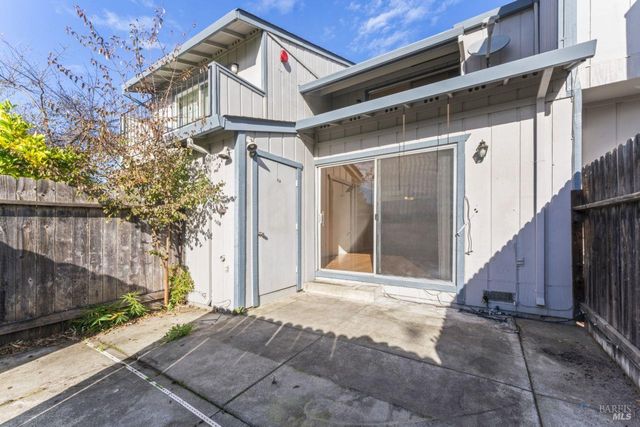 11 Creekwood Sqr, Rohnert Park, CA 94928