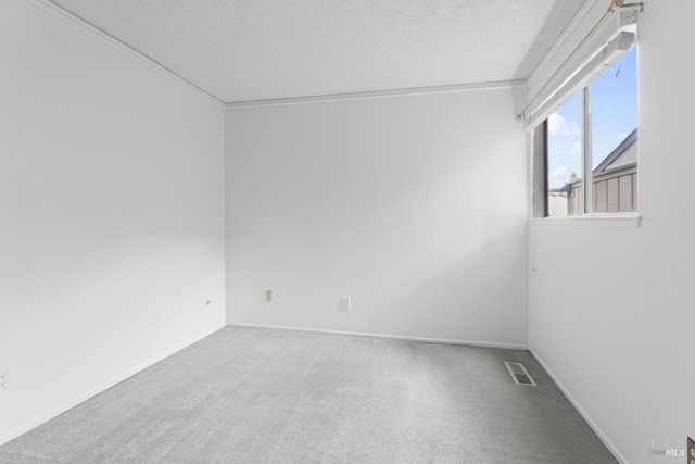 11 Creekwood Sqr, Rohnert Park, CA 94928