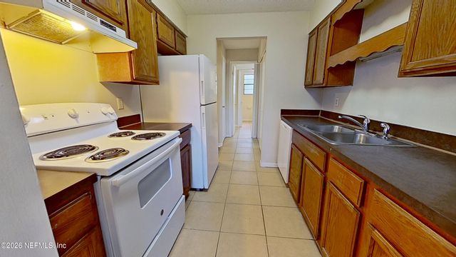 480 BENTWOOD Lane A, Orange Park, FL 32073