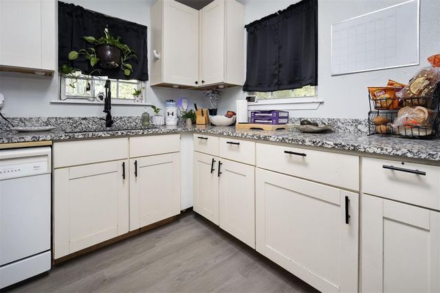 1400 Crestwood Road, Harrah, OK 73045