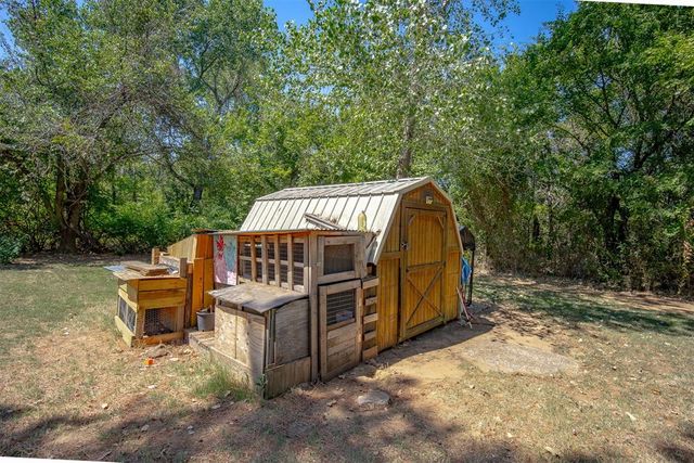 1400 Crestwood Road, Harrah, OK 73045