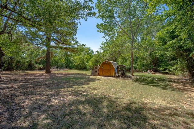 1400 Crestwood Road, Harrah, OK 73045