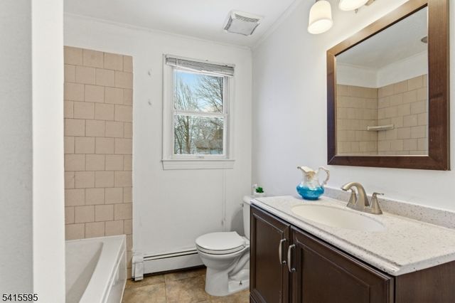 413 Wills Ave, Hopatcong Boro, NJ 07874