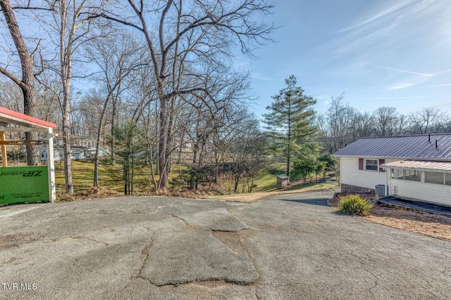 1956 Enterprise Road, Piney Flats, TN 37686