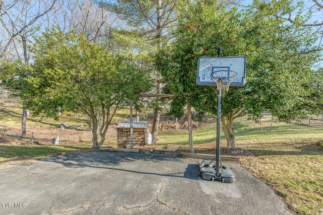 1956 Enterprise Road, Piney Flats, TN 37686