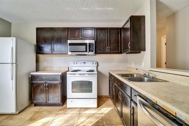 521 MADRIGAL COURT, Orlando, FL 32825