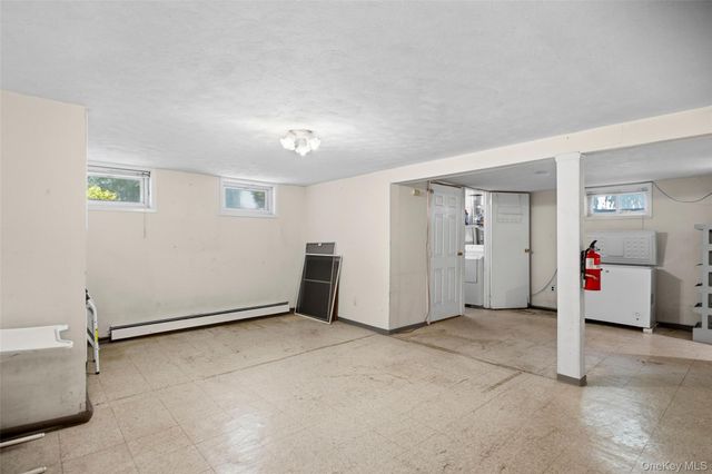 15 Lincoln Avenue, Farmingdale, NY 11735