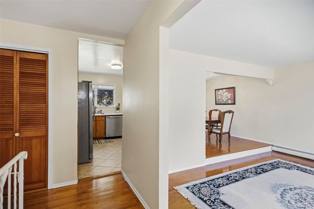 15 Lincoln Avenue, Farmingdale, NY 11735