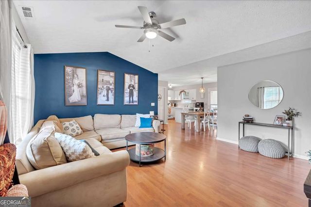 29 Crossridge Drive SE, Silver Creek, GA 30173