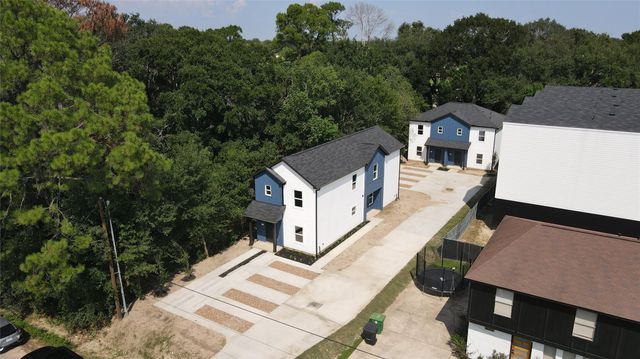 9439 Radio Road B, Houston, TX 77075