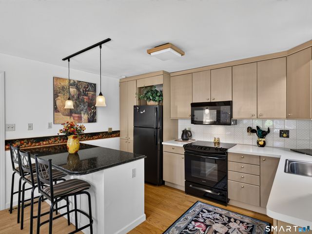 6 Essex Lane 6, Madison, CT 06443