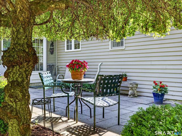6 Essex Lane 6, Madison, CT 06443