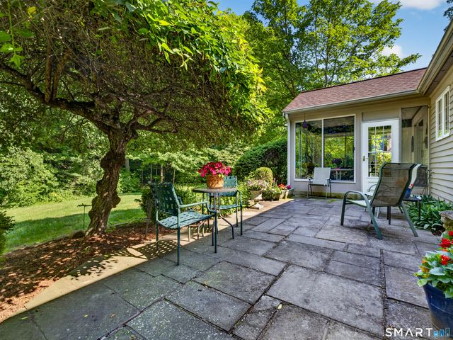 6 Essex Lane 6, Madison, CT 06443