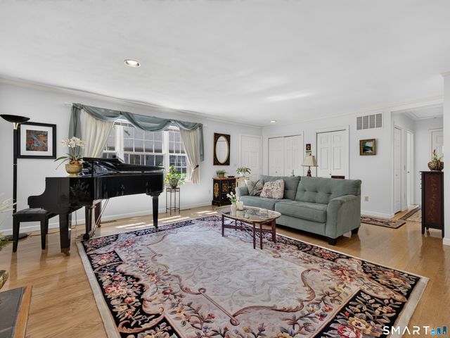 6 Essex Lane 6, Madison, CT 06443