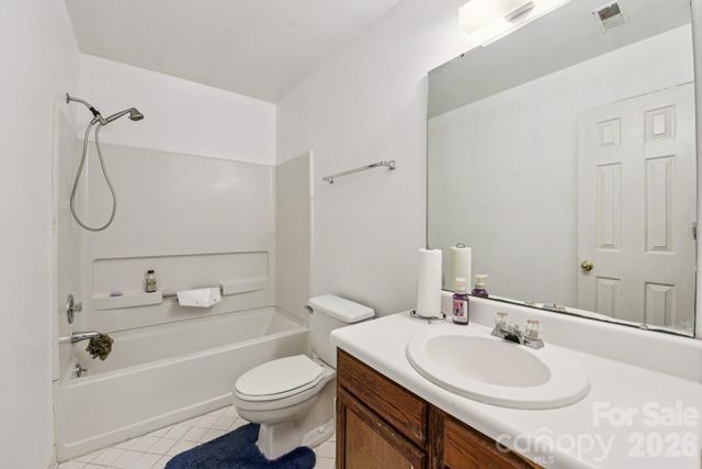 6025 Crape Myrtle Lane, Charlotte, NC 28216