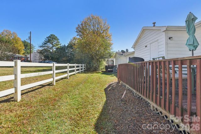 6025 Crape Myrtle Lane, Charlotte, NC 28216