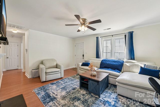 6025 Crape Myrtle Lane, Charlotte, NC 28216