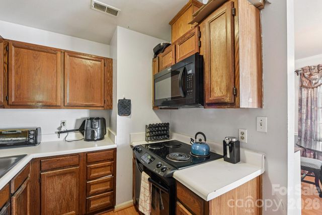 6025 Crape Myrtle Lane, Charlotte, NC 28216