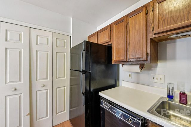 6025 Crape Myrtle Lane, Charlotte, NC 28216