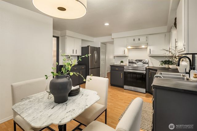 6612 129th Place SE, Bellevue, WA 98006