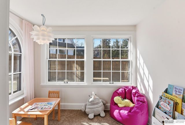 2120 Bradfield Drive, Lincoln, NE 68502