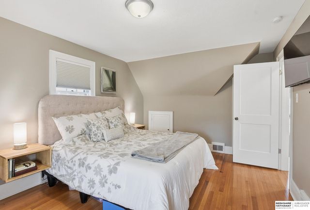 2120 Bradfield Drive, Lincoln, NE 68502