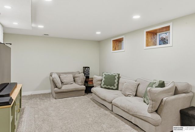 2120 Bradfield Drive, Lincoln, NE 68502