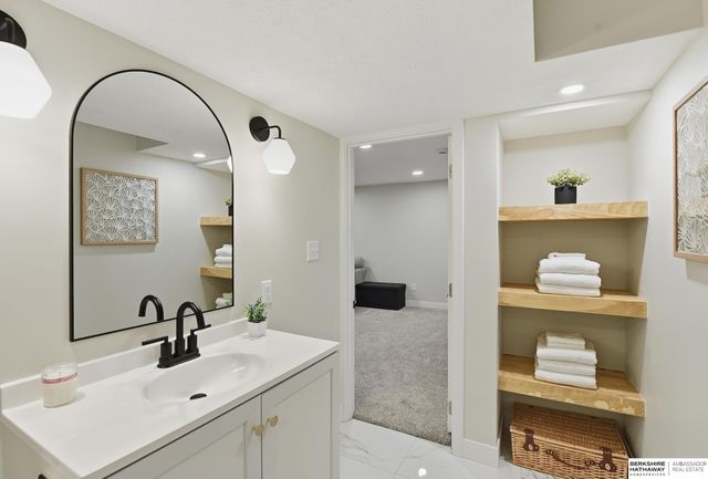 2120 Bradfield Drive, Lincoln, NE 68502