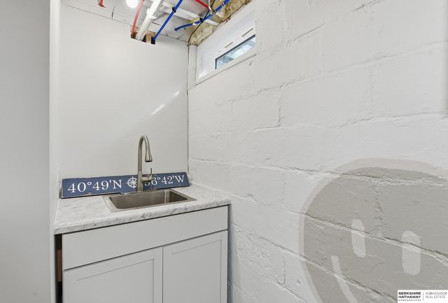 2120 Bradfield Drive, Lincoln, NE 68502