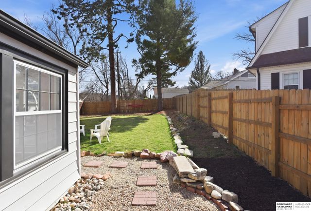 2120 Bradfield Drive, Lincoln, NE 68502