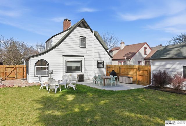 2120 Bradfield Drive, Lincoln, NE 68502