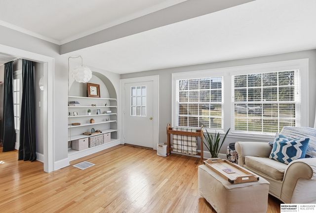 2120 Bradfield Drive, Lincoln, NE 68502