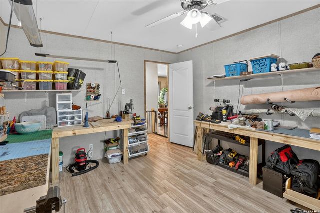 418 Pr 1505, Bandera, TX 78003