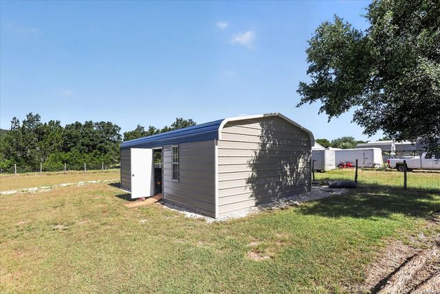 418 Pr 1505, Bandera, TX 78003