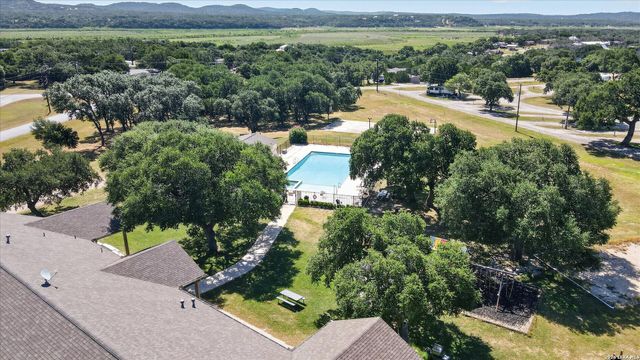 418 Pr 1505, Bandera, TX 78003