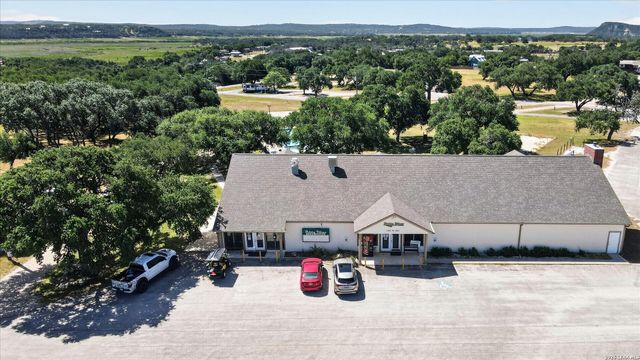 418 Pr 1505, Bandera, TX 78003