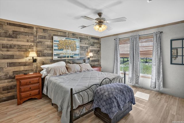 418 Pr 1505, Bandera, TX 78003