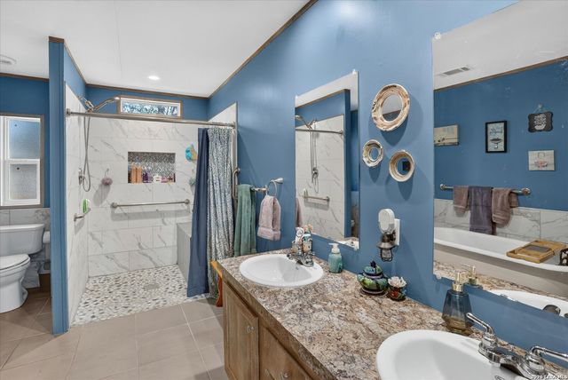 418 Pr 1505, Bandera, TX 78003