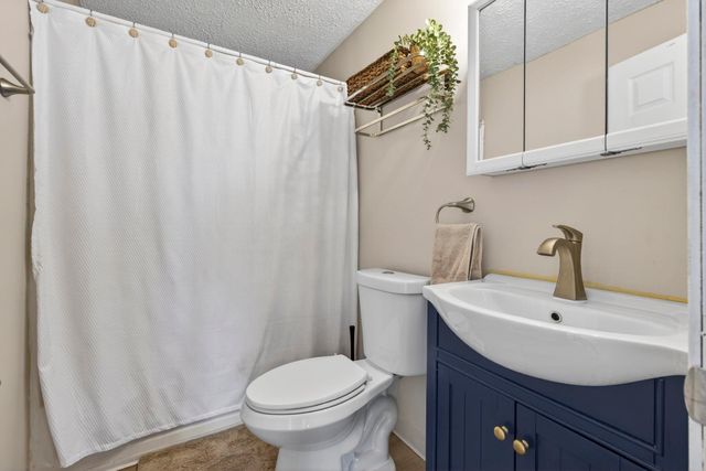 55 Log St Apt 3H, Manchester, NH 03102