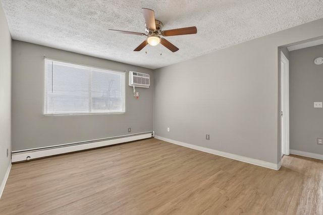 55 Log St Apt 3H, Manchester, NH 03102