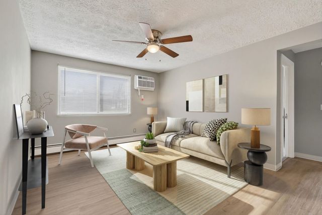 55 Log St Apt 3H, Manchester, NH 03102