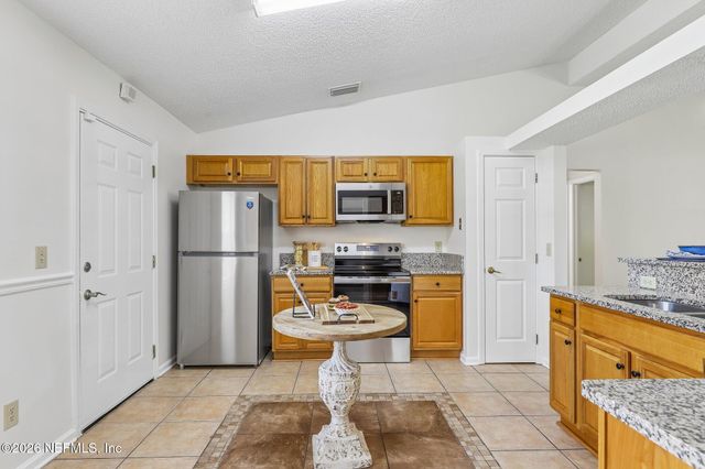 2880 TUSCARORA Trail, Middleburg, FL 32068