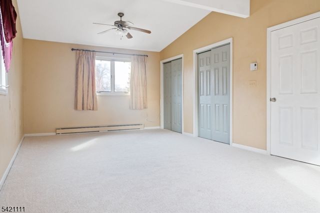 121 Pine Ave, New Milford Boro, NJ 07646