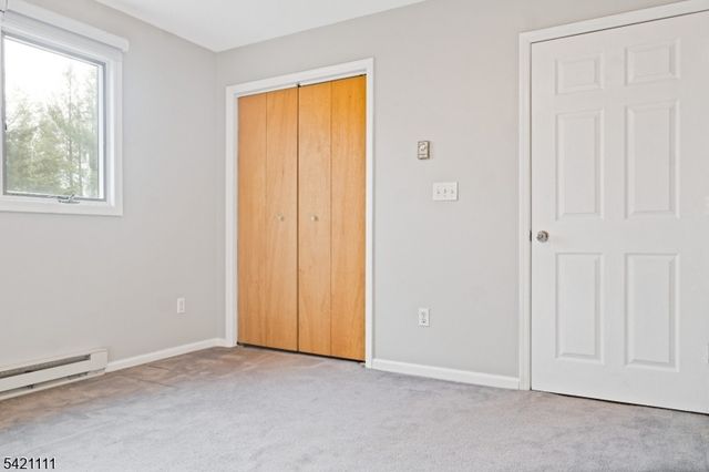 121 Pine Ave, New Milford Boro, NJ 07646