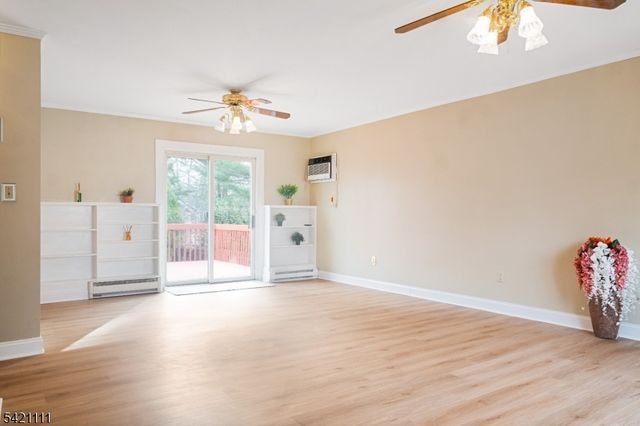 121 Pine Ave, New Milford Boro, NJ 07646