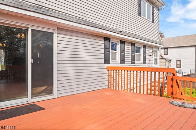 121 Pine Ave, New Milford Boro, NJ 07646