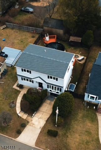 121 Pine Ave, New Milford Boro, NJ 07646