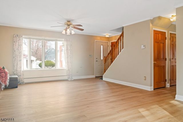 121 Pine Ave, New Milford Boro, NJ 07646