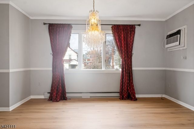 121 Pine Ave, New Milford Boro, NJ 07646