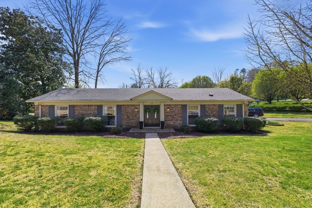 120 Sunset Dr, Pulaski, TN 38478